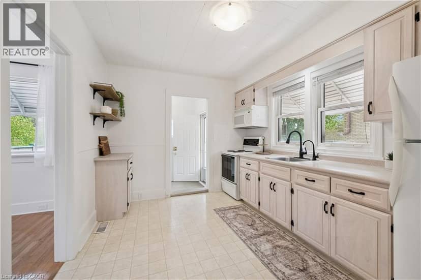 188 WENTWORTH Avenue — photo 13 of 39
