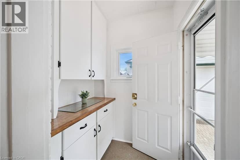 188 WENTWORTH Avenue — photo 15 of 39