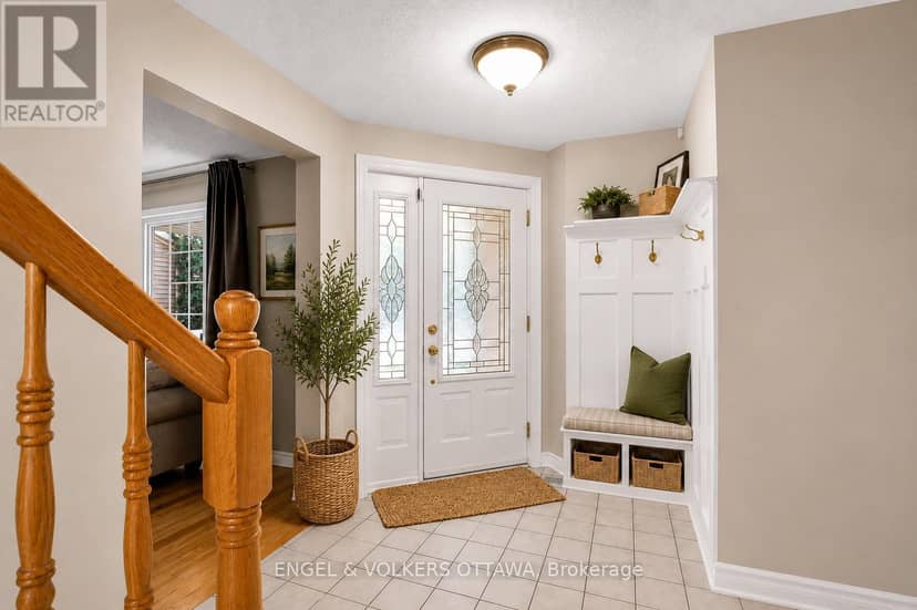 28 Weybridge Drive — photo 6 of 40