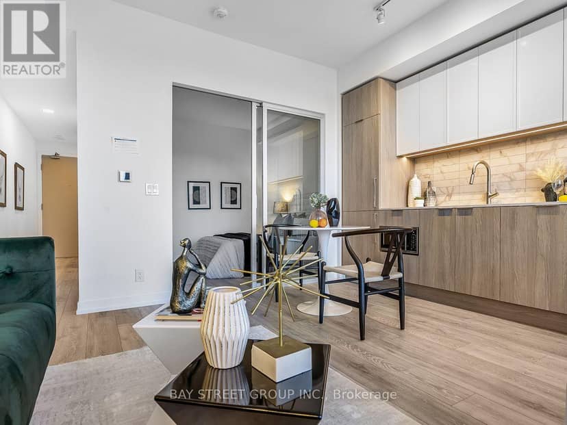 1812 - 2020 Bathurst Street, Toronto, photo 5