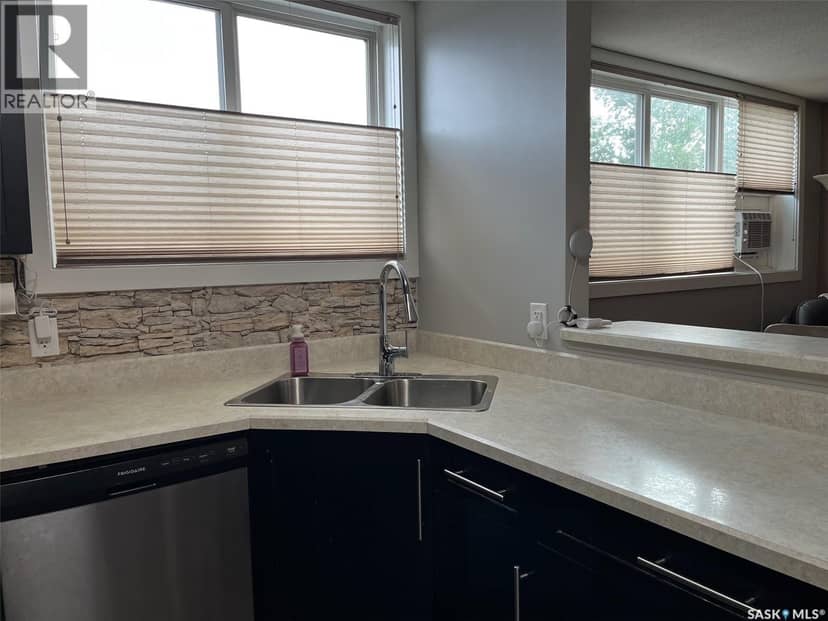 24 125 Froom CRESCENT — photo 14 of 32