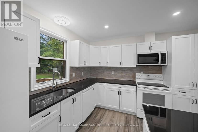 208 Baillie Avenue — photo 10 of 40