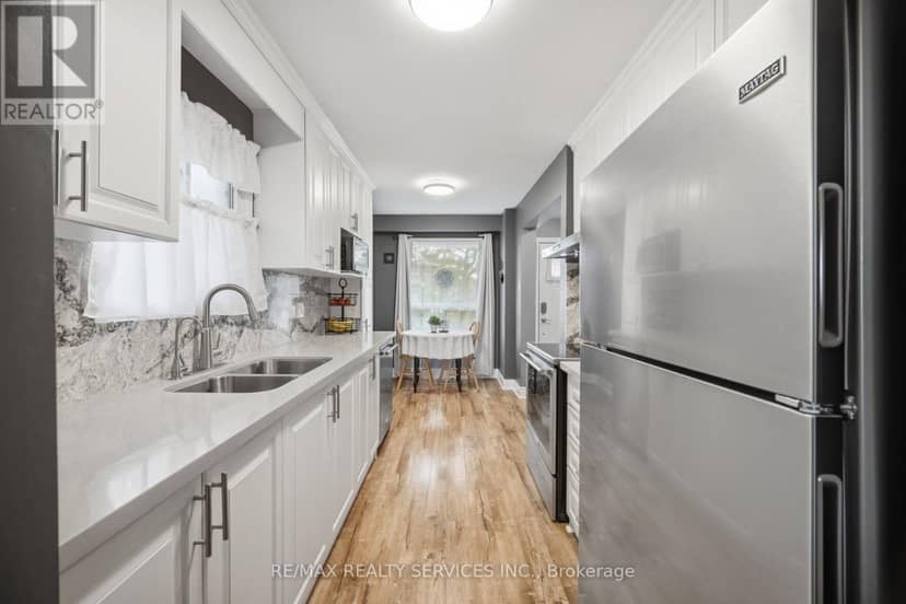 152 Weybridge Trail — photo 9 of 40