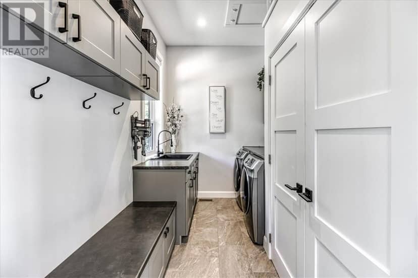 25 Carla's Lane — photo 10 of 37