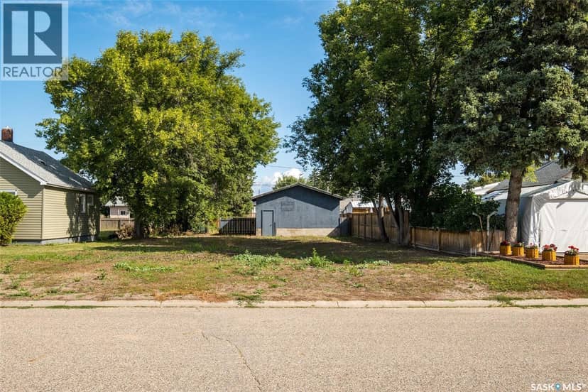 766 3rd STREET E, Prince Albert, photo 2