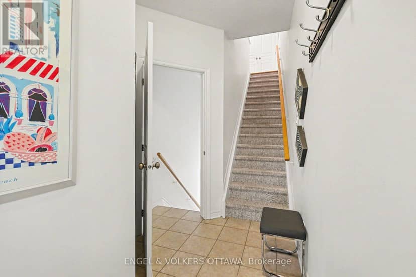 53 Hawkstone Gate — photo 4 of 26