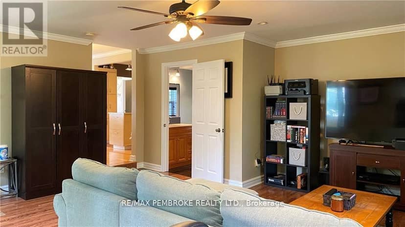 16 Wolfe Avenue — photo 3 of 27
