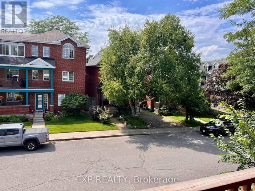 107 Spadina Avenue — photo 10 of 23
