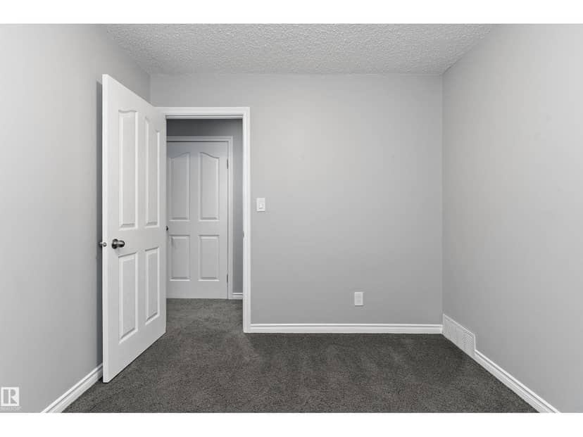 20845 92A AV NW NW — photo 15 of 40