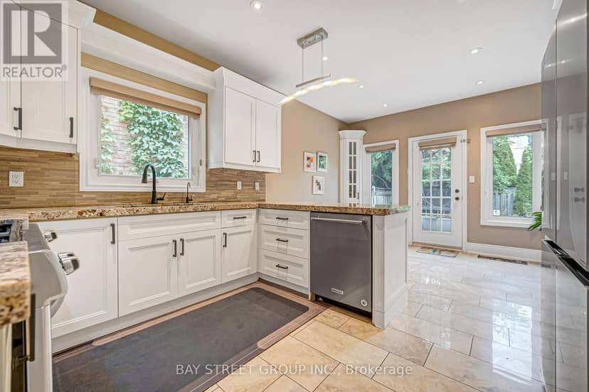 14 Rocksprings Avenue — photo 15 of 40