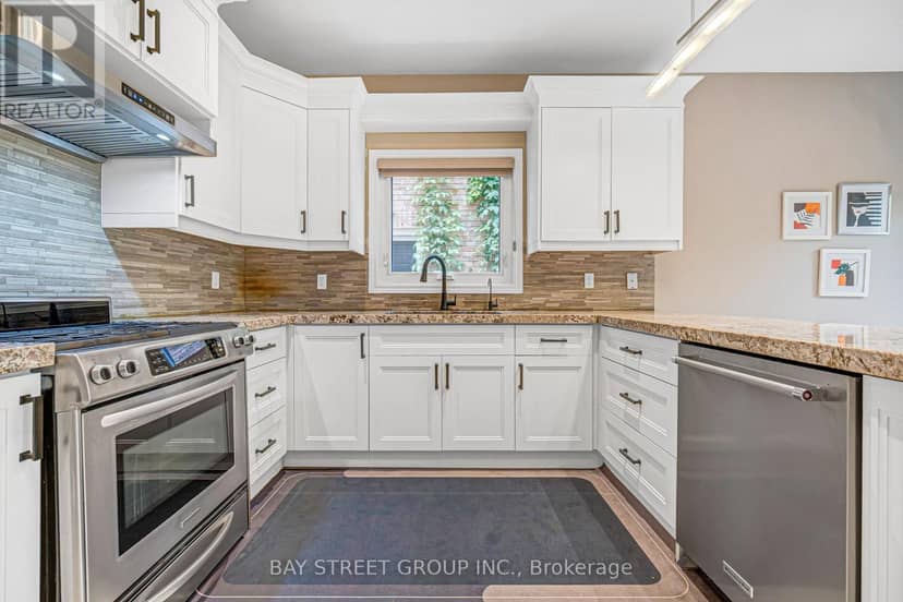 14 Rocksprings Avenue — photo 16 of 40