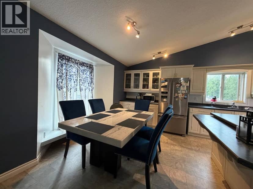 708 6 Street, Smith, photo 4