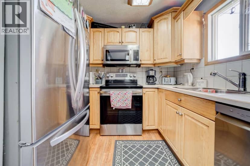 222 McEwan Street — photo 9 of 40