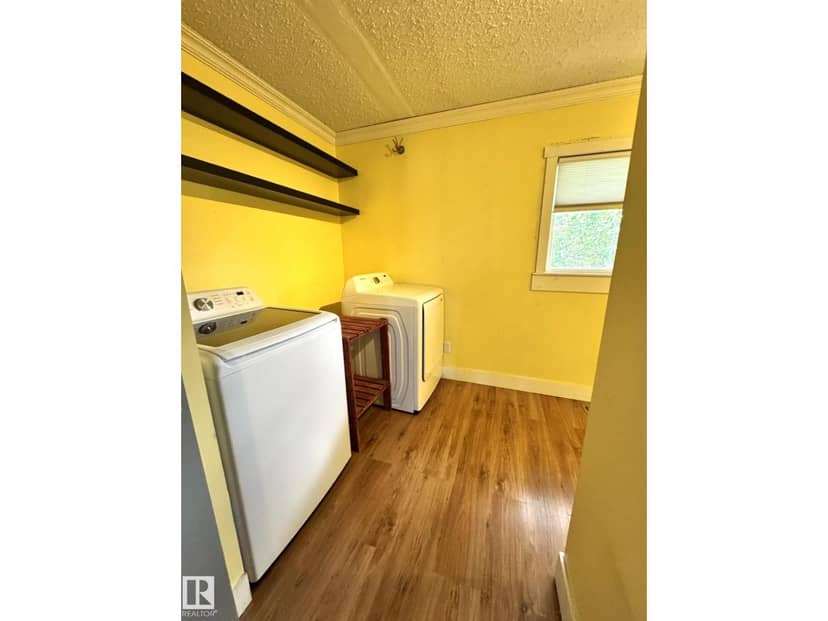 4631 47 AV — photo 34 of 40