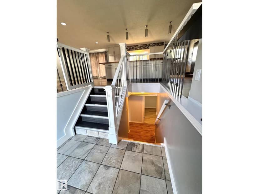 4631 47 AV — photo 36 of 40