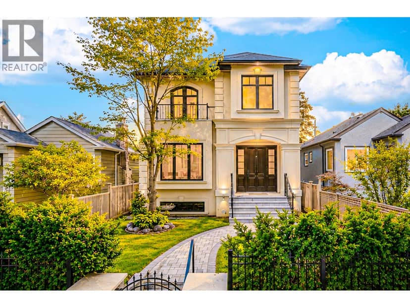 4627 W 15TH AVENUE, Vancouver