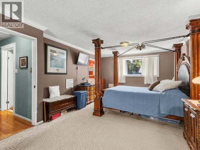 8 11th Avenue — photo 14 of 40