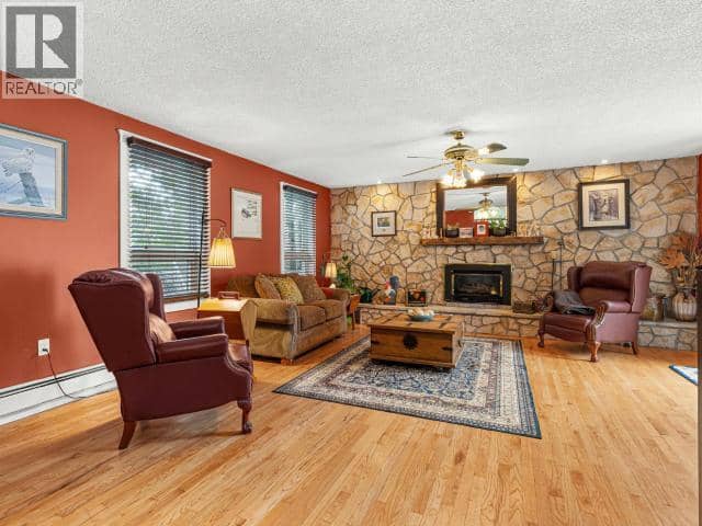8 11th Avenue — photo 21 of 40