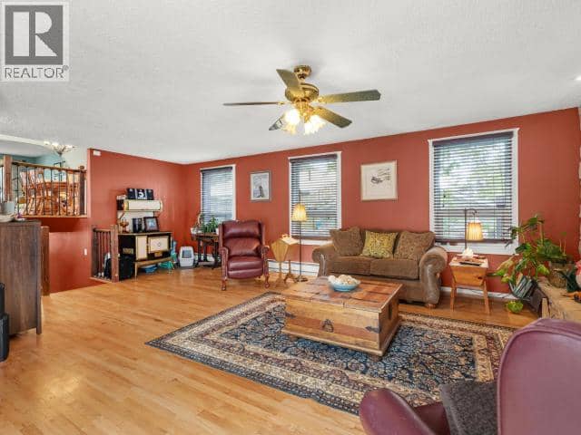 8 11th Avenue — photo 23 of 40