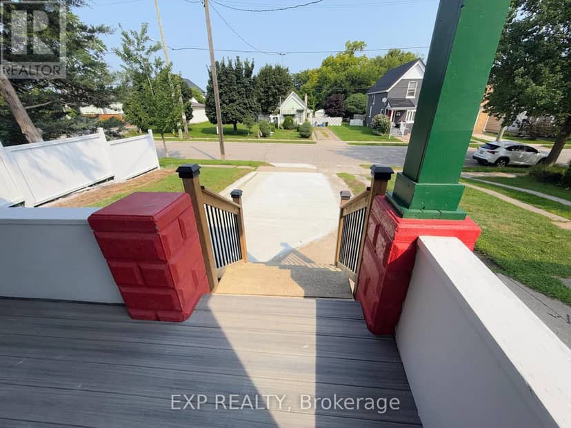 1025 York Street — photo 4 of 22
