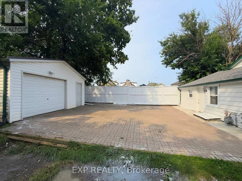 1025 York Street — photo 6 of 22