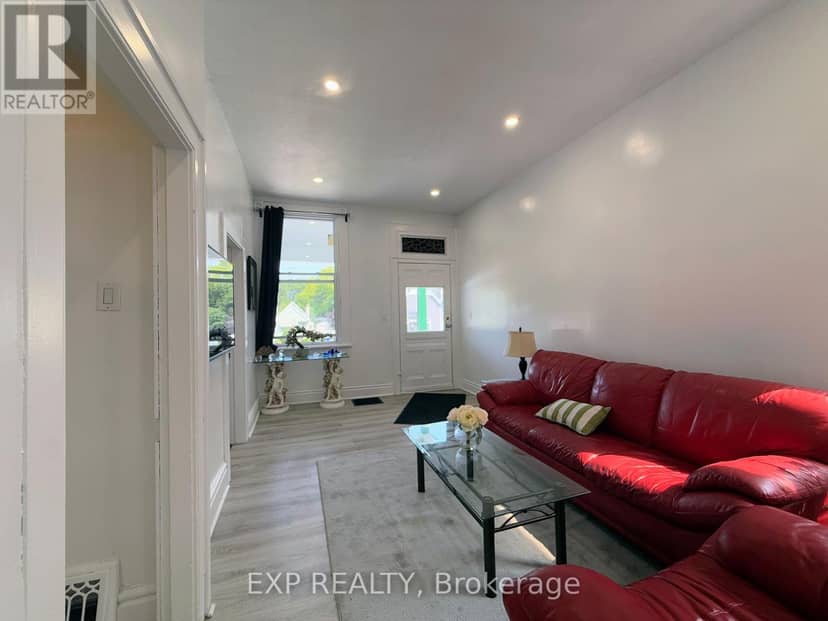 1025 York Street — photo 9 of 22
