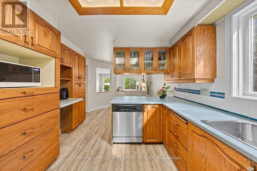 1 Strathbury Street — photo 8 of 40