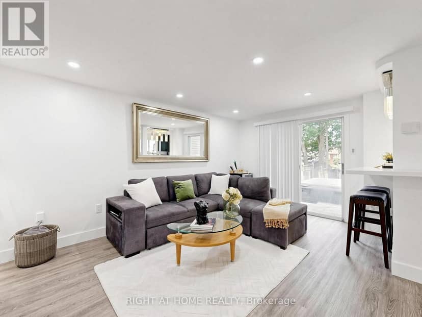 207 Hickling Trail — photo 2 of 40