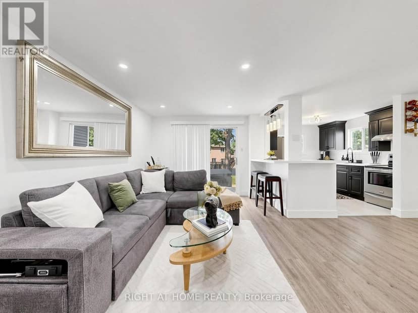 207 Hickling Trail — photo 3 of 40