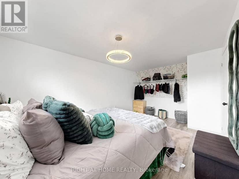 207 Hickling Trail — photo 33 of 40