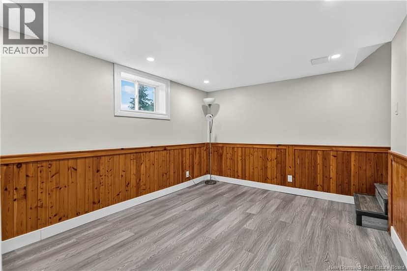 147 Waverley Avenue — photo 21 of 32