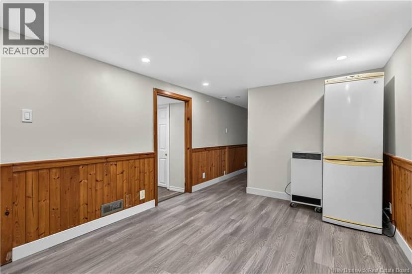 147 Waverley Avenue — photo 22 of 32