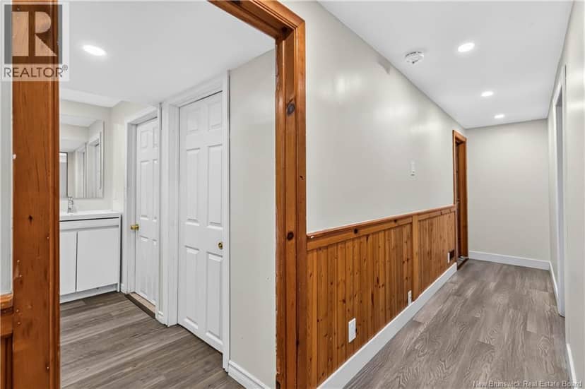 147 Waverley Avenue — photo 23 of 32