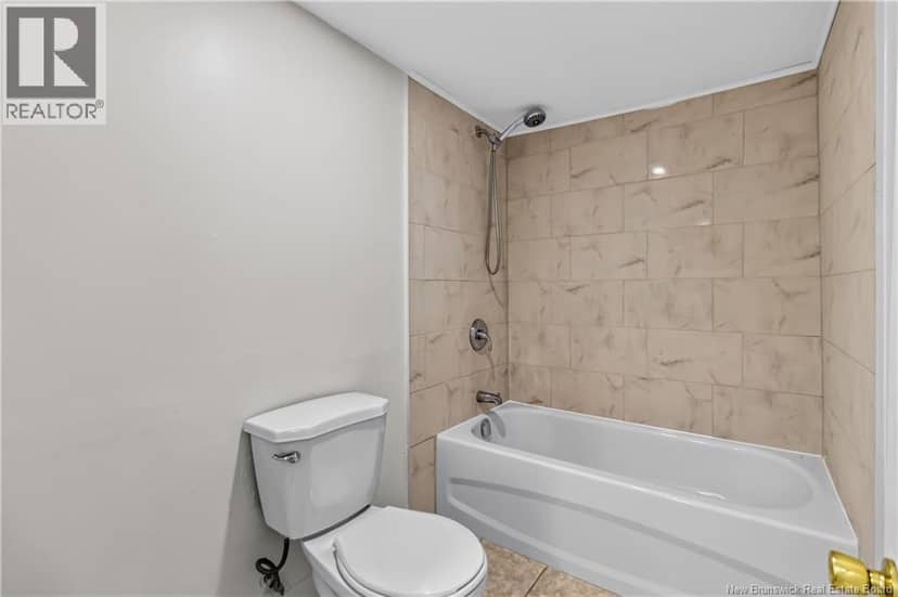 147 Waverley Avenue — photo 27 of 32