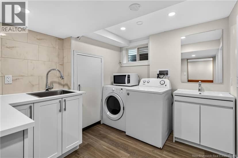 147 Waverley Avenue — photo 29 of 32
