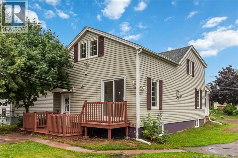 147 Waverley Avenue — photo 31 of 32