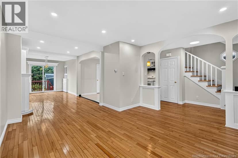 147 Waverley Avenue — photo 7 of 32