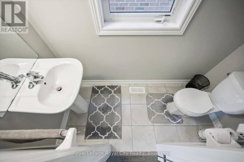 113 Courtney Street — photo 21 of 40