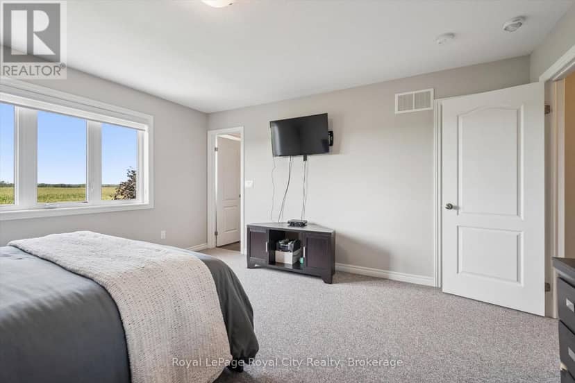 113 Courtney Street — photo 25 of 40