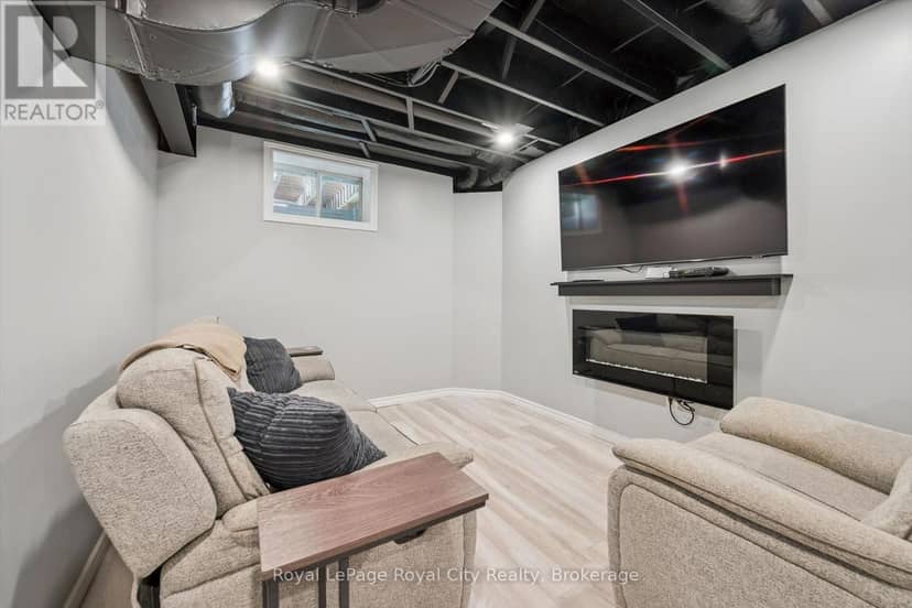 113 Courtney Street — photo 32 of 40