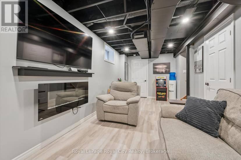 113 Courtney Street — photo 33 of 40
