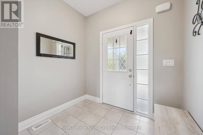113 Courtney Street — photo 6 of 40