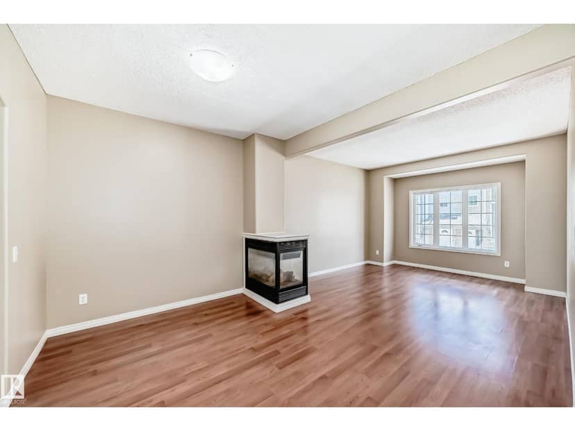 #4 5102 30 AV — photo 9 of 23