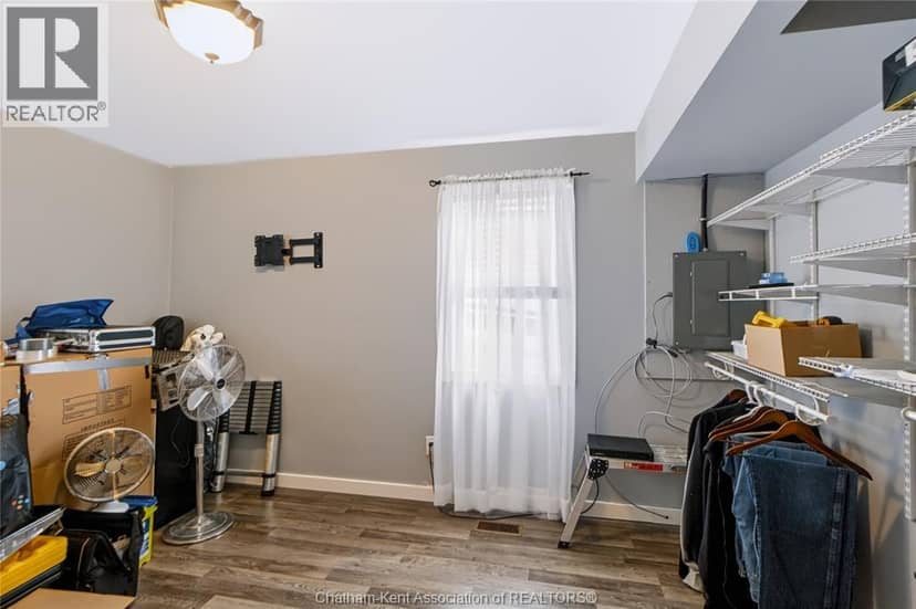 612 Simcoe Street — photo 17 of 23