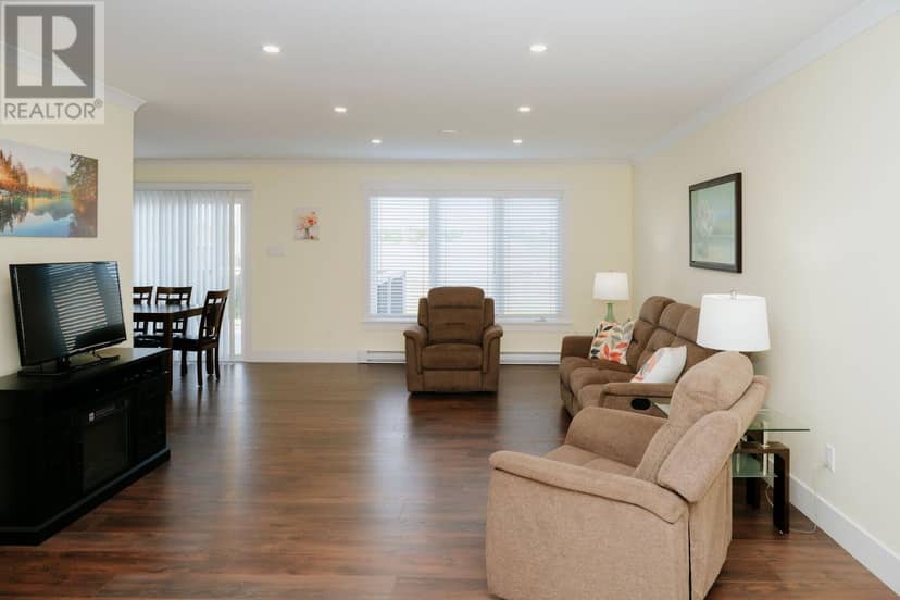 96 Bannock Street — photo 4 of 31