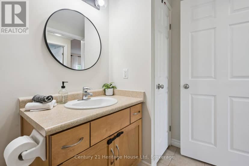 207 - 901 Paisley Road — photo 29 of 40