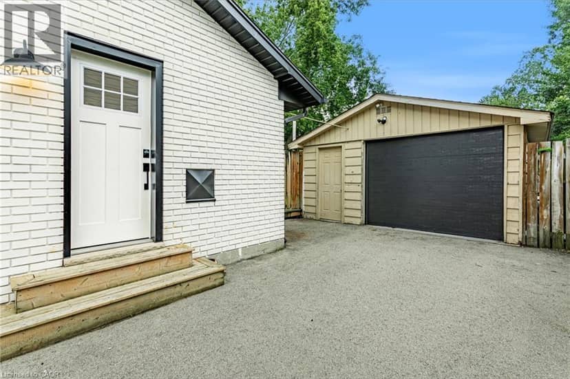 811 HUGHSON Street — photo 3 of 33
