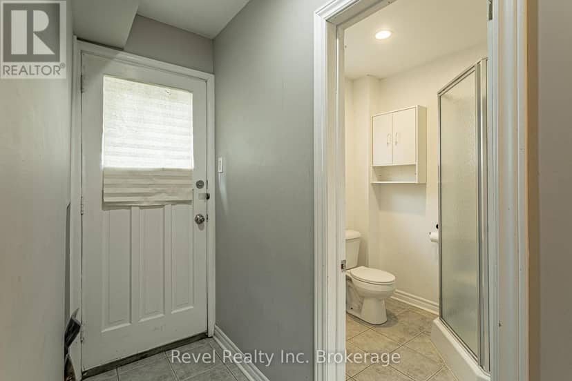 811 Hughson Street — photo 22 of 29