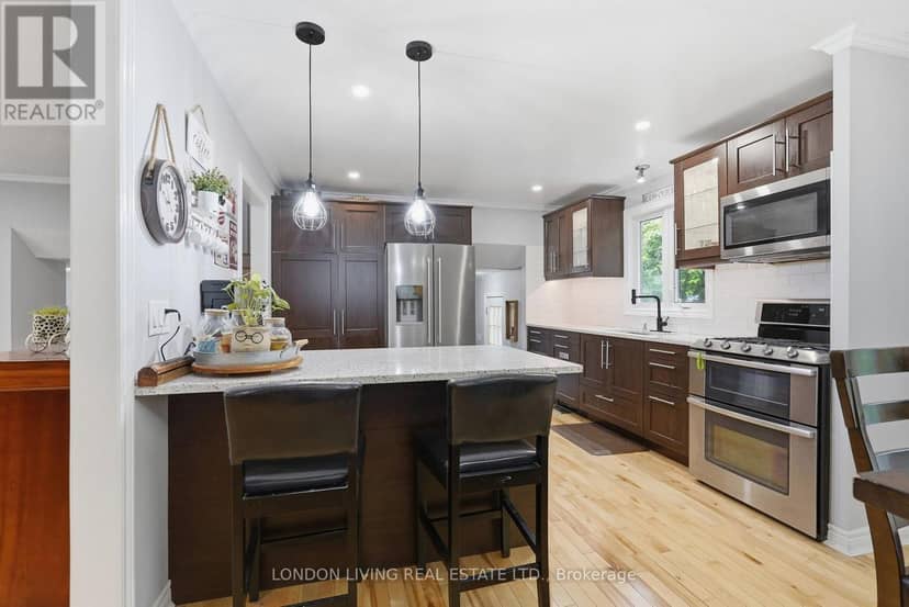 91 St Clair Court — photo 15 of 40