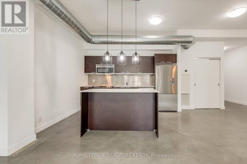 211 - 625 Queen Street E — photo 10 of 40